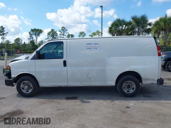 ✅ 2008 Chevrolet Express Cargo • VIN: 1GCGG25C481140941 • Lot: 43745272. Listed on IAAI with 373,799 mi. Free auction sales archive from the USA and detailed vehicle history report at DreamBid. Image 14.