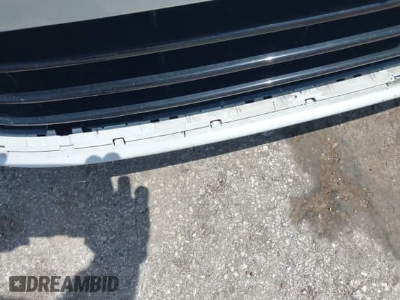 ✅ 2017 Volkswagen Golf R • VIN: WVWWF7AU0HW042728 • Lot: 43111406. Listed on IAAI with 95,870 mi. Free auction sales archive from the USA and detailed vehicle history report at DreamBid. Image 6.