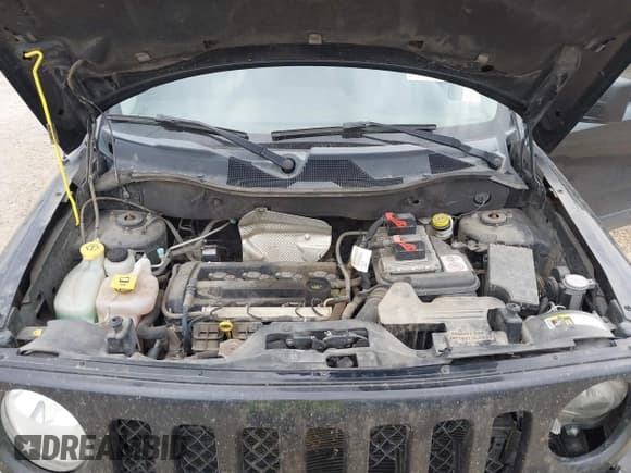 ✅ 2016 Jeep Patriot Sport • VIN: 1C4NJPBA2GD526182 • Lot: 43033927. Wystawiony na IAAI z przebiegiem 108 101 mil. Bezpłatny archiwum sprzedaży aukcyjnych z USA i szczegółowy raport historii pojazdu na DreamBid. Zdjęcie 10.