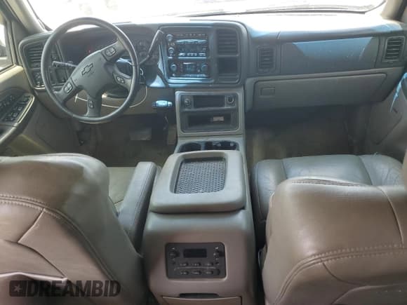 ✅ 2003 Chevrolet Suburban LT • VIN: 1GNFK16Z73J210407 • Lot: 62556615. Listed on Copart with 231,529 mi. Free auction sales archive from the USA and detailed vehicle history report at DreamBid. Image 8.