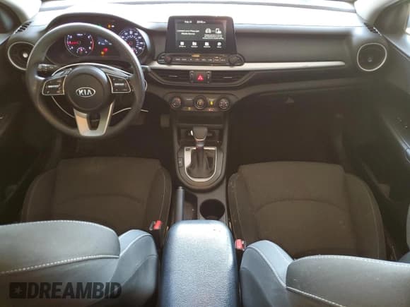 ✅ 2021 Kia Forte LXS • VIN: 3KPF24AD1ME296334 • Lot: 68530905. Wystawiony na Copart z przebiegiem 53 689 mil. Bezpłatny archiwum sprzedaży aukcyjnych z USA i szczegółowy raport historii pojazdu na DreamBid. Zdjęcie 8.