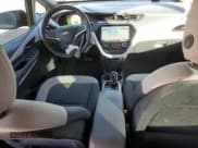 ✅ 2019 Chevrolet Bolt EV LT • VIN: 1G1FY6S04K4130662 • Lot: 85250594. Wystawiony na Copart z przebiegiem 103 765 mil. Bezpłatny archiwum sprzedaży aukcyjnych z USA i szczegółowy raport historii pojazdu na DreamBid. Zdjęcie 8.