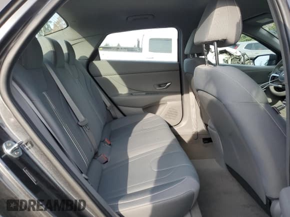 ✅ 2023 Hyundai Elantra SEL • VIN: 5NPLM4AG8PH095943 • Lot: 92256535. Listed on Copart with 33,714 mi. Free auction sales archive from the USA and detailed vehicle history report at DreamBid. Image 10.