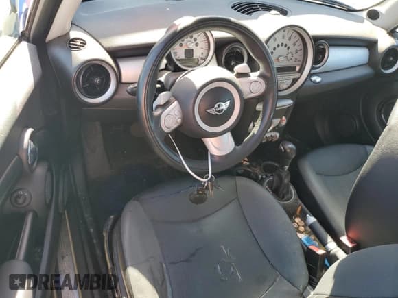 ✅ 2008 MINI Hardtop • VIN: WMWMF33538TT64932 • Lot: 81660675. Listed on Copart with Not provided. Free auction sales archive from the USA and detailed vehicle history report at DreamBid. Image 8.