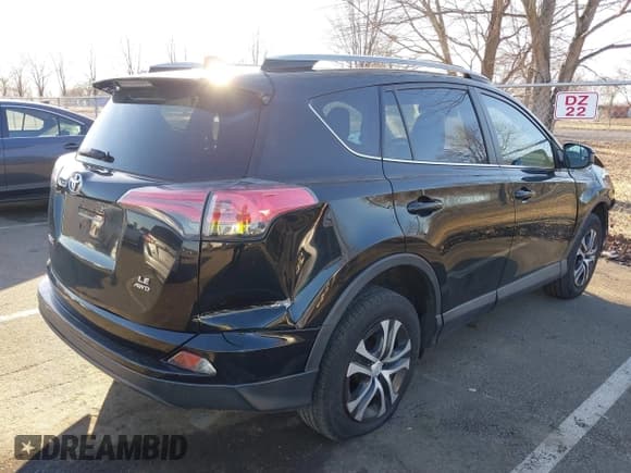 ✅ 2017 Toyota RAV4 LE • VIN: 2T3BFREV6HW543909 • Лот: 41668964. Опубликован ранее на IAAI с пробегом 102 452 миль. Бесплатный доступ к архиву аукционных продаж из США и подробный отчёт об истории автомобиля на DreamBid. Изображение 4.