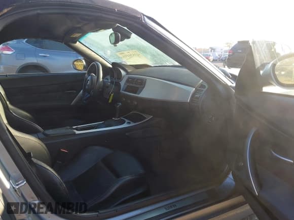 ✅ 2006 BMW Z4 3.0i • VIN: 4USBU33576LW66439 • Lot: 43520195. Listed on IAAI with 79,305 mi. Free auction sales archive from the USA and detailed vehicle history report at DreamBid. Image 5.