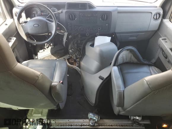 ✅ 2013 Ford Econoline Cargo Commercial • VIN: 1FTNE2EW5DDB06085 • Lot: 62732735. Listed on Copart with 262,016 mi. Free auction sales archive from the USA and detailed vehicle history report at DreamBid. Image 8.