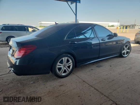 ✅ 2015 Mercedes-Benz S 550 • VIN: WDDUG8CB7FA073402 • Лот: 68136015. Опубликован ранее на Copart с пробегом 110 052 миль. Бесплатный доступ к архиву аукционных продаж из США и подробный отчёт об истории автомобиля на DreamBid. Изображение 3.