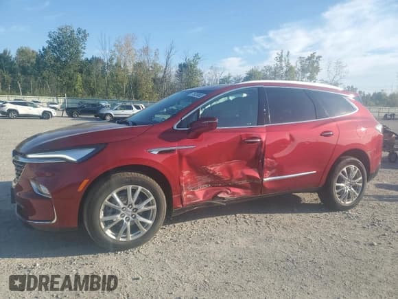✅ 2024 Buick Enclave Essence • VIN: 5GAEVAKW8RJ104629 • Lot: 71929065. Listed on Copart with 12,485 mi. Free auction sales archive from the USA and detailed vehicle history report at DreamBid. Image 1.