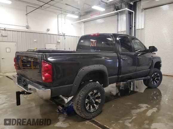 ✅ 2008 Dodge 3500 ST • VIN: 3D7MX38A18G112251 • Lot: 59922625. Wystawiony na Copart z przebiegiem 133 360 mil mil. Skorzystaj z bezpłatnego archiwum sprzedaży aukcyjnych z USA i zobacz szczegółowy raport historii pojazdu na DreamBid. Zdjęcie 3.