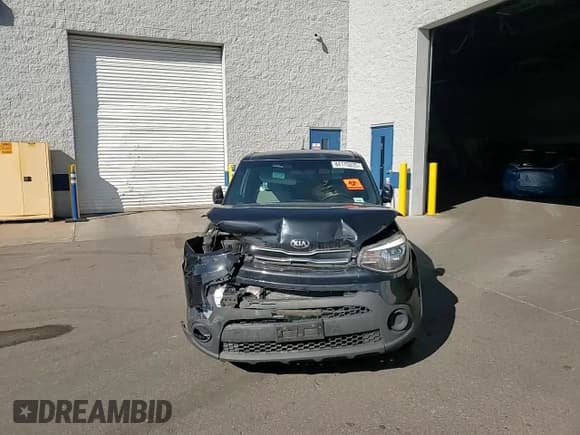 ✅ 2018 Kia Soul • VIN: KNDJN2A26J7895794 • Lot: 84175035. Listed on Copart with 90,618 mi. Free auction sales archive from the USA and detailed vehicle history report at DreamBid. Image 14.