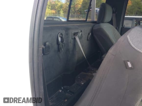 ✅ 2022 Ram 2500 Tradesman • VIN: 3C6MR5AJ3NG139397 • Lot: 43267574. Wystawiony na IAAI z przebiegiem 36 655 mil. Bezpłatny archiwum sprzedaży aukcyjnych z USA i szczegółowy raport historii pojazdu na DreamBid. Zdjęcie 8.