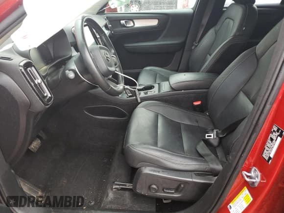 ✅ 2019 Volvo XC40 Momentum • VIN: YV4162XZ6K2013567 • Lot: 56864273. Listed on Copart with 63,561 mi. Free auction sales archive from the USA and detailed vehicle history report at DreamBid. Image 7.