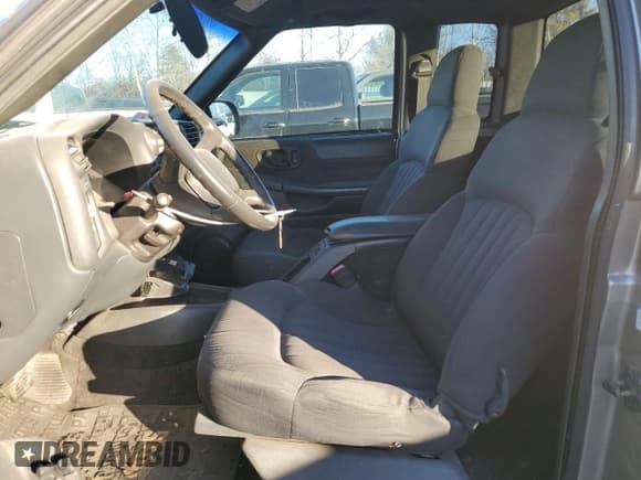 ✅ 2003 Chevrolet S-10 LS • VIN: 1GCDT19X238168971 • Лот: 88336175. Опубликован ранее на Copart с пробегом 138 443 миль. Бесплатный доступ к архиву аукционных продаж из США и подробный отчёт об истории автомобиля на DreamBid. Изображение 7.