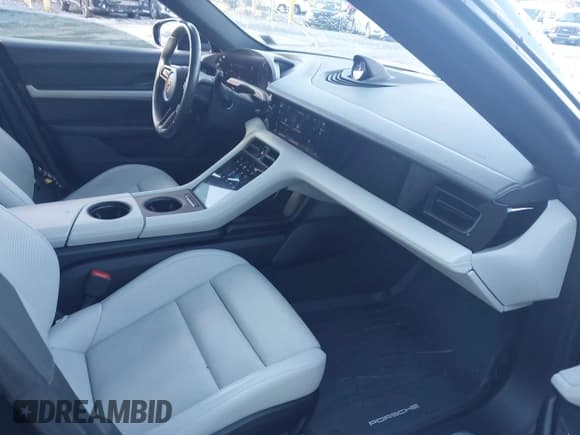 ✅ 2021 Porsche Taycan 4S • VIN: WP0AB2Y14MSA43521 • Lot: 43603165. Wystawiony na IAAI z przebiegiem 32 935 mil. Bezpłatny archiwum sprzedaży aukcyjnych z USA i szczegółowy raport historii pojazdu na DreamBid. Zdjęcie 5.