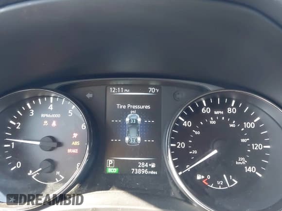 ✅ 2017 Nissan Rogue SV • VIN: JN8AT2MT5HW144572 • Lot: 43812229. Wystawiony na IAAI z przebiegiem 73 896 mil. Bezpłatny archiwum sprzedaży aukcyjnych z USA i szczegółowy raport historii pojazdu na DreamBid. Zdjęcie 7.