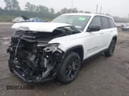 ✅ 2025 Jeep Grand Cherokee Altitude X • VIN: 1C4RJHAG1SC270046 • Лот: 42517002. Опубликован ранее на IAAI с пробегом 8 415 миль. Бесплатный доступ к архиву аукционных продаж из США и подробный отчёт об истории автомобиля на DreamBid. Изображение 20.