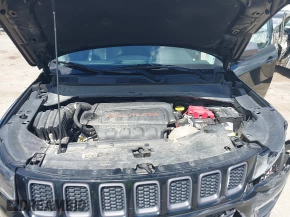 ✅ 2019 Jeep Compass Trailhawk • VIN: 3C4NJDDB8KT840443 • Lot: 43037892. Wystawiony na IAAI z przebiegiem 58 125 mil. Bezpłatny archiwum sprzedaży aukcyjnych z USA i szczegółowy raport historii pojazdu na DreamBid. Zdjęcie 10.