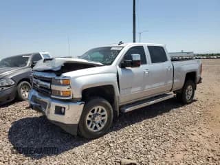✅ 2018 Chevrolet Silverado 2500HD LTZ • VIN: 1GC1KWEY3JF181979 • Lot: 67742385. Wystawiony na Copart z przebiegiem 117 771 mil. Bezpłatny archiwum sprzedaży aukcyjnych z USA i szczegółowy raport historii pojazdu na DreamBid. Zdjęcie 1.