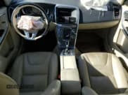 ✅ 2015 Volvo XC60 T6 • VIN: YV4902RK2F2721325 • Лот: 90542415. Опубликован ранее на Copart с пробегом 124 268 миль. Бесплатный доступ к архиву аукционных продаж из США и подробный отчёт об истории автомобиля на DreamBid. Изображение 8.