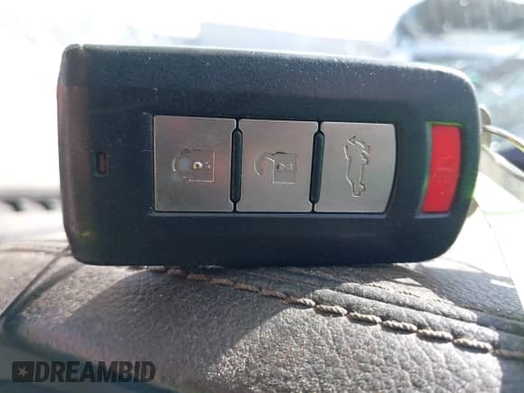 2019 Mitsubishi Outlander ES с VIN JA4AZ3A3XKZ041541, выставлен на аукционе IAAI как лот 41826586 с пробегом 104 484 миль миль и . История ставок и продаж доступна на DreamBid. Изображение 11.