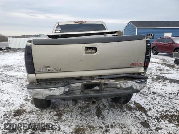 ✅ 2003 GMC Sierra 2500HD SLE • VIN: 1GTHK23163F215123 • Lot: 86448144. Listed on Copart with 263,891 mi. Free auction sales archive from the USA and detailed vehicle history report at DreamBid. Image 6.