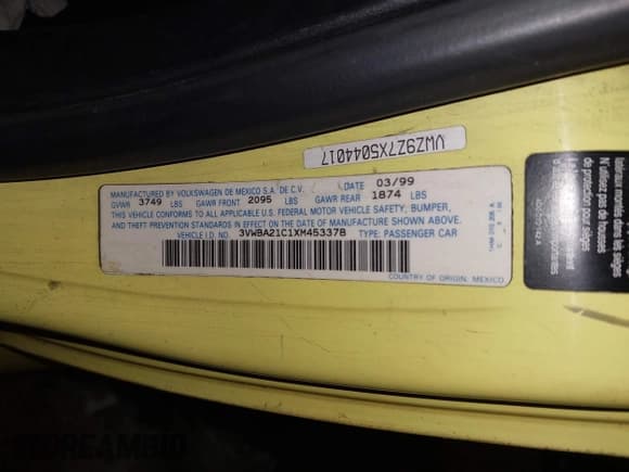 ✅ 1999 Volkswagen Beetle • VIN: 3VWBA21C1XM453378 • Lot: 43889664. Listed on IAAI with 154,566 mi. Free auction sales archive from the USA and detailed vehicle history report at DreamBid. Image 9.