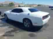 2017 Dodge Challenger SXT Plus z VIN 2C3CDZAG6HH639660, wystawiony jako IAAI lot #43218917 z przebiegiem 147 004 mil mil oraz . Historia ofert i sprzedaży dostępna na DreamBid. Obrazek 3.