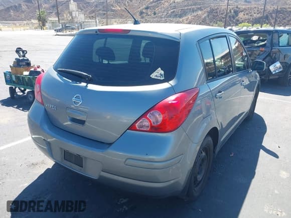 ✅ 2009 Nissan Versa S • VIN: 3N1BC13E59L361689 • Лот: 43320765. Опубликован ранее на IAAI с пробегом 147 478 миль. Бесплатный доступ к архиву аукционных продаж из США и подробный отчёт об истории автомобиля на DreamBid. Изображение 4.