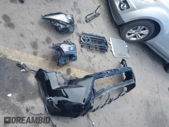 ✅ 2024 Toyota Tacoma SR5 • VIN: 3TMLB5JN9RM048881 • Лот: 42562353. Опубликован ранее на IAAI с пробегом 17 712 миль. Бесплатный доступ к архиву аукционных продаж из США и подробный отчёт об истории автомобиля на DreamBid. Изображение 12.