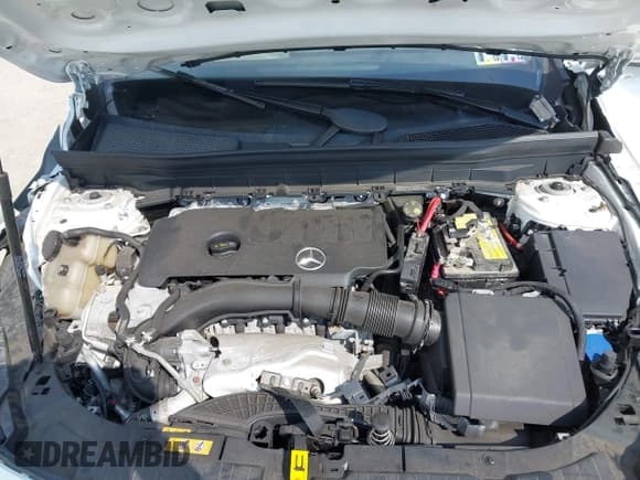 ✅ 2020 Mercedes-Benz GLB 250 • VIN: W1N4M4HB1LW042125 • Lot: 43289788. Listed on IAAI with 100,172 mi. Free auction sales archive from the USA and detailed vehicle history report at DreamBid. Image 10.