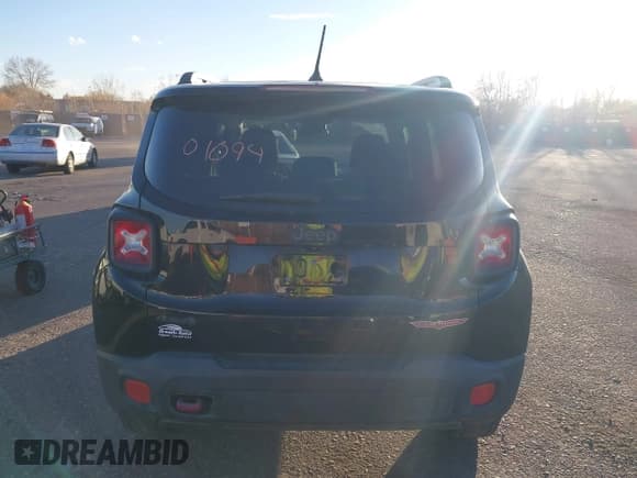 ✅ 2017 Jeep Renegade Trailhawk • VIN: ZACCJBCB8HPE77767 • Лот: 43701094. Опубликован ранее на IAAI с пробегом 120 151 миль. Бесплатный доступ к архиву аукционных продаж из США и подробный отчёт об истории автомобиля на DreamBid. Изображение 16.