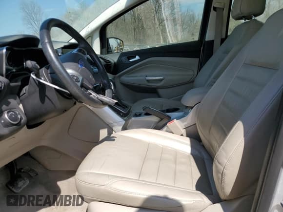 ✅ 2016 Ford C-Max SEL • VIN: 1FADP5BU1GL100438 • Lot: 50769525. Wystawiony na Copart z przebiegiem 124 396 mil. Bezpłatny archiwum sprzedaży aukcyjnych z USA i szczegółowy raport historii pojazdu na DreamBid. Zdjęcie 7.