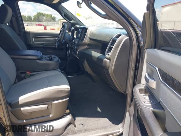 ✅ 2022 Ram 2500 Big Horn • VIN: 3C6UR5DL3NG248469 • Lot: 42656592. Wystawiony na IAAI z przebiegiem 76 589 mil. Bezpłatny archiwum sprzedaży aukcyjnych z USA i szczegółowy raport historii pojazdu na DreamBid. Zdjęcie 5.