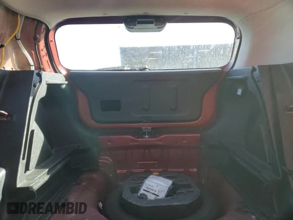 ✅ 2022 Hyundai Venue SEL • VIN: KMHRC8A31NU204128 • Lot: 87636775. Listed on Copart with 17,635 mi. Free auction sales archive from the USA and detailed vehicle history report at DreamBid. Image 10.