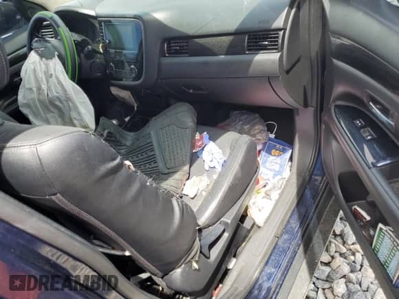 2017 Mitsubishi Outlander SE с VIN JA4AD3A31HZ011304, выставлен на аукционе Copart как лот 68630335 с пробегом 115 477 миль миль и Списание • Salvage title. История ставок и продаж доступна на DreamBid. Изображение 8.