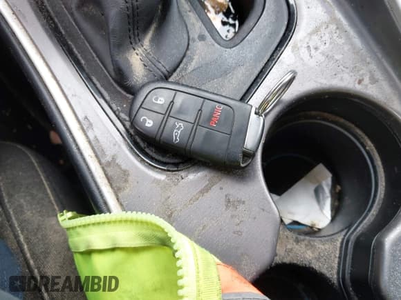 ✅ 2019 Dodge Challenger SXT • VIN: 2C3CDZGG6KH607239 • Lot: 42238314. Wystawiony na IAAI z przebiegiem 139 171 mil. Bezpłatny archiwum sprzedaży aukcyjnych z USA i szczegółowy raport historii pojazdu na DreamBid. Zdjęcie 11.