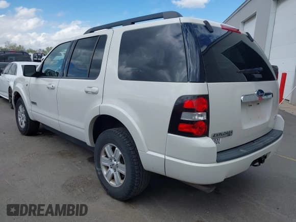 ✅ 2008 Ford Explorer XLT • VIN: 1FMEU73898UA38623 • Лот: 42044003. Опубликован ранее на IAAI с пробегом 235 591 миль. Бесплатный доступ к архиву аукционных продаж из США и подробный отчёт об истории автомобиля на DreamBid. Изображение 3.