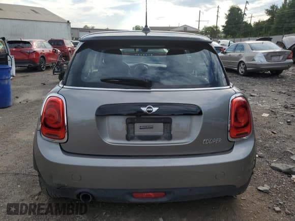 ✅ 2018 MINI Hardtop Cooper • VIN: WMWXP5C50J2G63959 • Lot: 68336845. Listed on Copart with 68,986 mi. Free auction sales archive from the USA and detailed vehicle history report at DreamBid. Image 6.