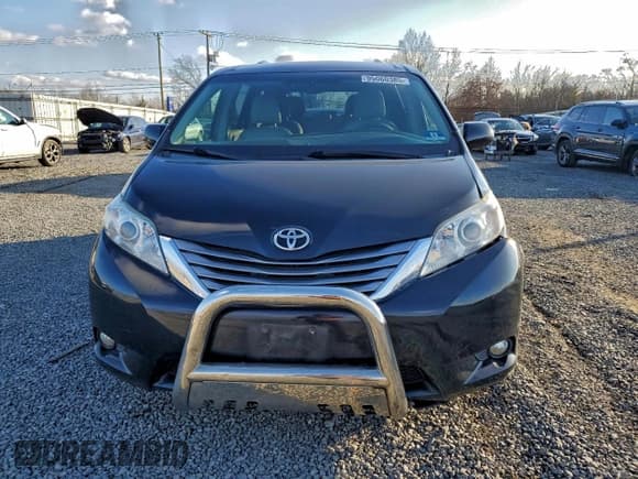 ✅ 2016 Toyota Sienna XLE • VIN: 5TDYK3DC2GS715209 • Lot: 95060385. Listed on Copart with 95,035 mi. Free auction sales archive from the USA and detailed vehicle history report at DreamBid. Image 5.