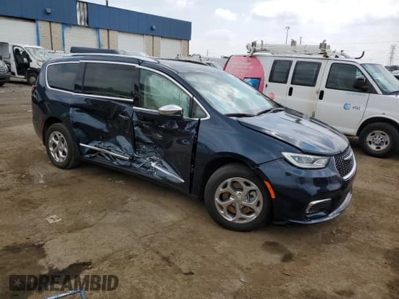 ✅ 2021 Chrysler Pacifica Limited • VIN: 2C4RC3GG6MR564556 • Lot: 65684825. Wystawiony na Copart z przebiegiem 19 186 mil. Bezpłatny archiwum sprzedaży aukcyjnych z USA i szczegółowy raport historii pojazdu na DreamBid. Zdjęcie 4.