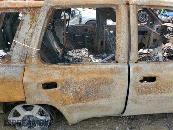 ✅ 2009 GMC Envoy SLE • VIN: 1GKDT33S992101714 • Лот: 59097215. Опубликован ранее на Copart с пробегом Не указан. Бесплатный доступ к архиву аукционных продаж из США и подробный отчёт об истории автомобиля на DreamBid. Изображение 10.