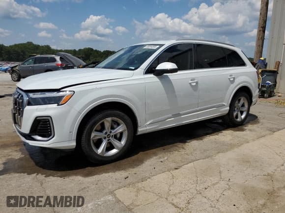 ✅ 2025 Audi Q7 Premium • VIN: WA1ACBF70SD017785 • Lot: 68004095. Wystawiony na Copart z przebiegiem 1 143 mil. Bezpłatny archiwum sprzedaży aukcyjnych z USA i szczegółowy raport historii pojazdu na DreamBid. Zdjęcie 1.
