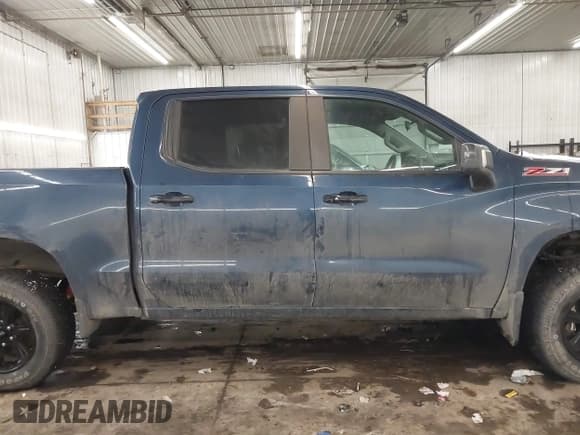 ✅ 2021 Chevrolet Silverado 1500 LT Trail Boss • VIN: 3GCPYFEL5MG299421 • Lot: 41490800. Wystawiony na IAAI z przebiegiem 97 118 mil. Bezpłatny archiwum sprzedaży aukcyjnych z USA i szczegółowy raport historii pojazdu na DreamBid. Zdjęcie 13.