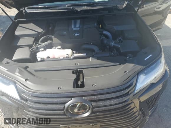 ✅ 2024 Lexus LX 600 Luxury • VIN: JTJGB7CX8R4066664 • Lot: 61344445. Listed on Copart with 336 mi. Free auction sales archive from the USA and detailed vehicle history report at DreamBid. Image 12.