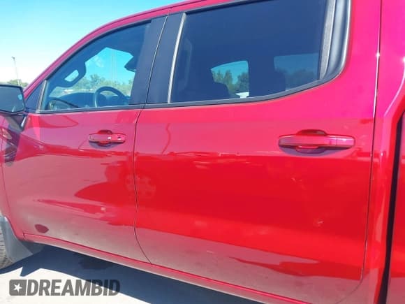 ✅ 2021 Chevrolet Silverado 1500 RST • VIN: 3GCUYEED2MG196964 • Lot: 43010571. Wystawiony na IAAI z przebiegiem 96 200 mil. Bezpłatny archiwum sprzedaży aukcyjnych z USA i szczegółowy raport historii pojazdu na DreamBid. Zdjęcie 15.