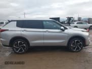 ✅ 2024 Mitsubishi Outlander SE • VIN: JA4J3VA8XRZ078785 • Lot: 43797853. Listed on IAAI with 30,830 mi. Free auction sales archive from the USA and detailed vehicle history report at DreamBid. Image 13.