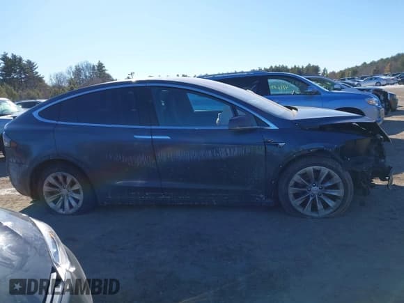 ✅ 2018 Tesla Model X 75D • VIN: 5YJXCBE27JF088737 • Лот: 41447431. Опубликован ранее на IAAI с пробегом Не указан. Бесплатный доступ к архиву аукционных продаж из США и подробный отчёт об истории автомобиля на DreamBid. Изображение 12.