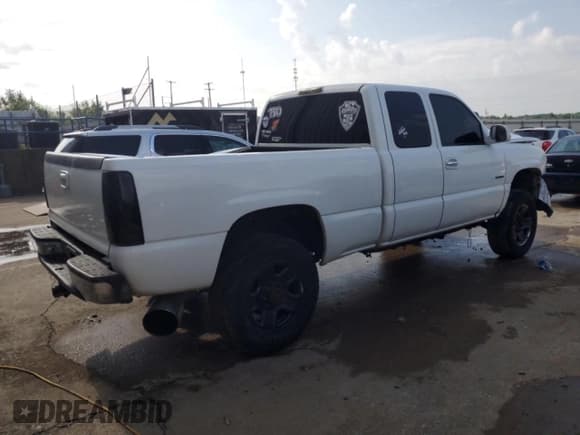 ✅ 2001 Chevrolet Silverado 2500HD LS • VIN: 1GCHC29181E274875 • Лот: 64992165. Опубликован ранее на Copart с пробегом 192 129 миль. Бесплатный доступ к архиву аукционных продаж из США и подробный отчёт об истории автомобиля на DreamBid. Изображение 3.