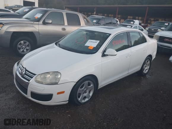 ✅ 2009 Volkswagen Jetta TDI • VIN: 3VWRL71K19M019803 • Лот: 43804606. Опубликован ранее на IAAI с пробегом 211 527 миль. Бесплатный доступ к архиву аукционных продаж из США и подробный отчёт об истории автомобиля на DreamBid. Изображение 2.